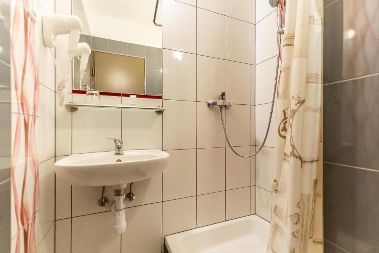 Single Room,1597542788:JPEG